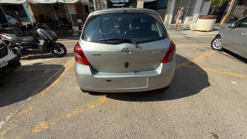 Toyota Yaris 1.3 VVT-i Luna 3p / 5p 2007, foto 3