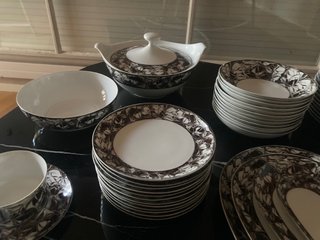 Vajilla Bidasoa Porcelana Marrón y Blanca para 12