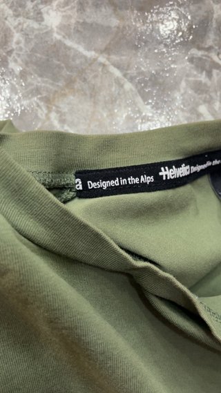 Camiseta Helvetica Verde Talla M