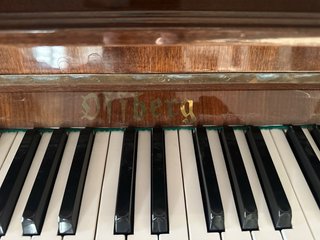 Piano de pared Offberg Polaco 1940-1970
