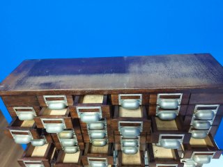 Mueble madera cajones metal
