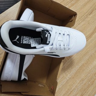 Puma sneakers bianche e nere taglia 38.5 nuove