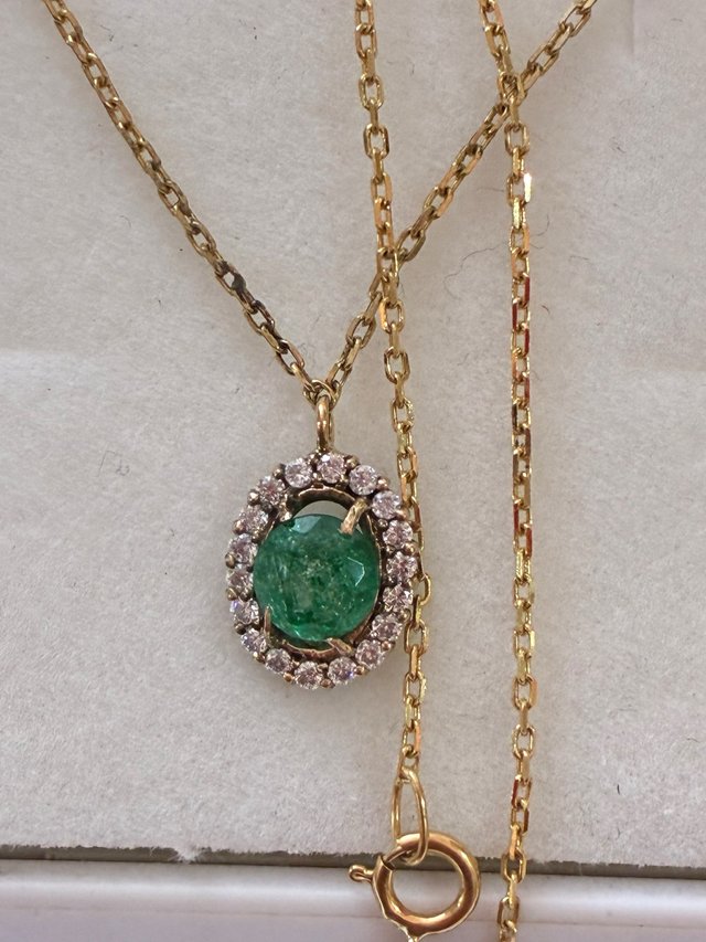 Colgante Oro 18k Esmeralda y Diamantes