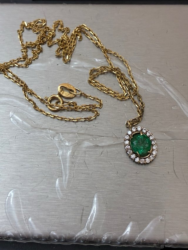 Colgante Oro 18k Esmeralda y Diamantes