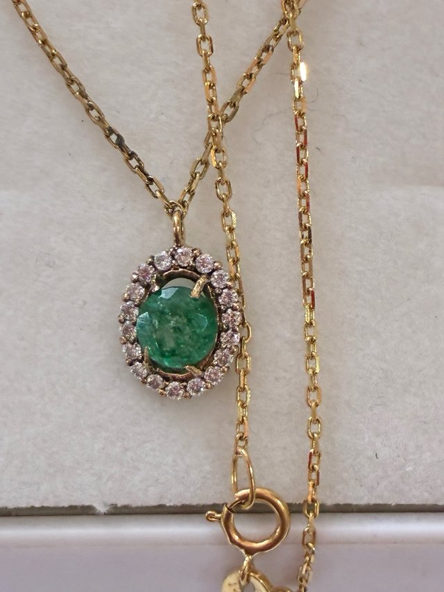 Colgante Oro 18k Esmeralda y Diamantes