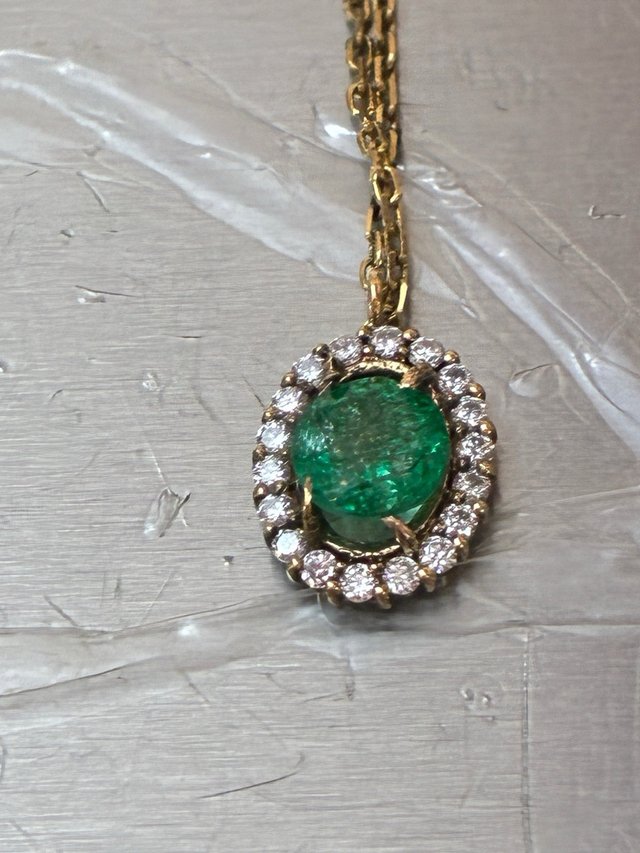Colgante Oro 18k Esmeralda y Diamantes