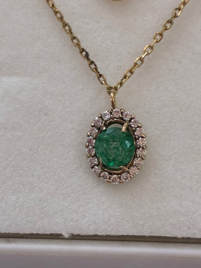 Colgante Oro 18k Esmeralda y Diamantes