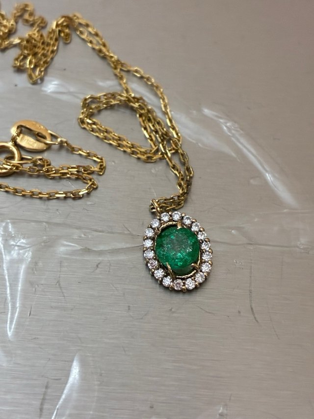 Colgante Oro 18k Esmeralda y Diamantes