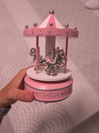 Carrusel musical infantil rosa