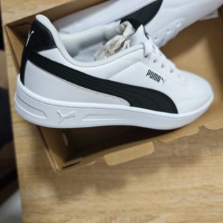 Sneakers Puma bianche e nere taglia 38.5 nuove