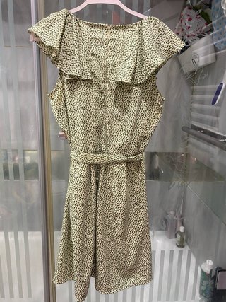 Vestido veraniego verde y beige