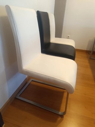 Mesa y 4 Sillas Comedor