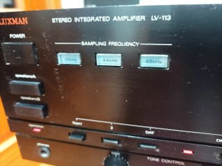 Amplificador Luxman LV-113 Negro