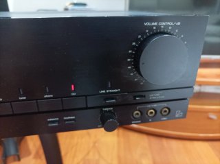 Amplificador Luxman LV-113 Negro