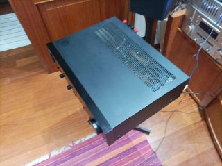 Amplificador Luxman LV-113 Negro