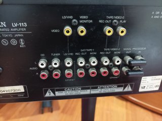 Amplificador Luxman LV-113 Negro
