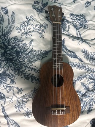 Ukelele Flight de madera con funda