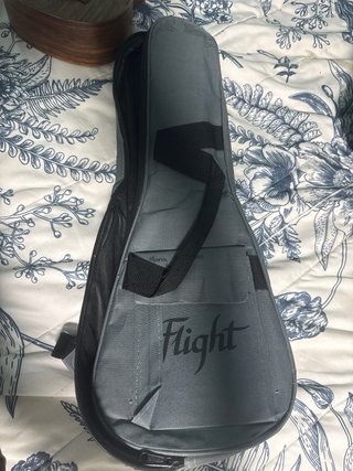 Ukelele Flight de madera con funda