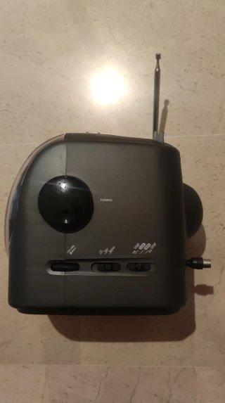 [SOLO EN MANO] TV Radio Portátil Silvan Negra