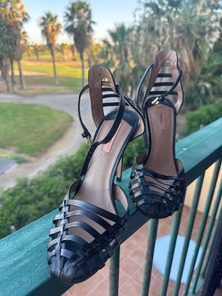 Sandalias de tacón negras UTERQUE