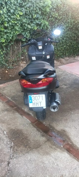 Suzuki Maxi Scooter /Gris executive .