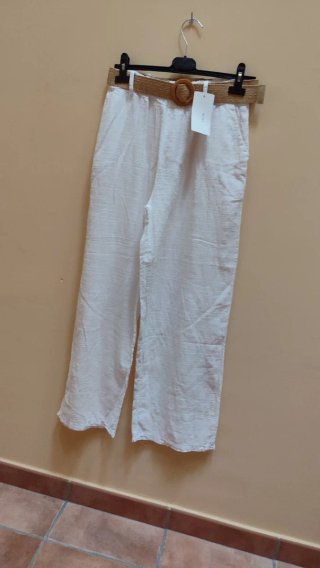 Pantalón blanco de algodón con cinturón