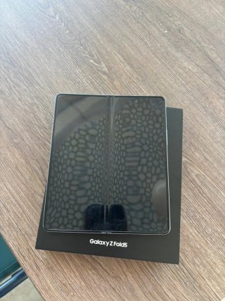 Samsung Galaxy Z Fold 5