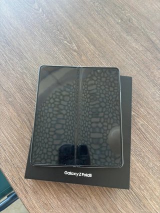 Samsung Galaxy Z Fold 5