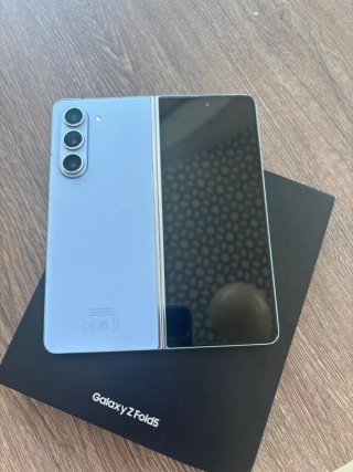 Samsung Galaxy Z Fold 5