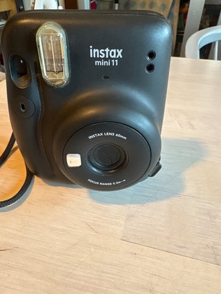 Cámara Fujifilm Instax Mini 11 Negra