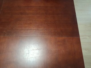 Mesa de centro de madera. An