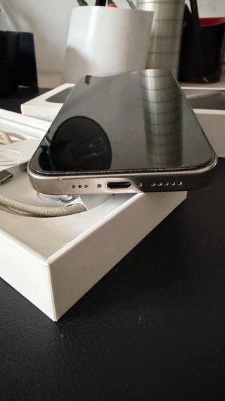 iPhone 16 Pro Natural Titanium