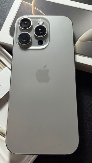 iPhone 16 Pro Natural Titanium