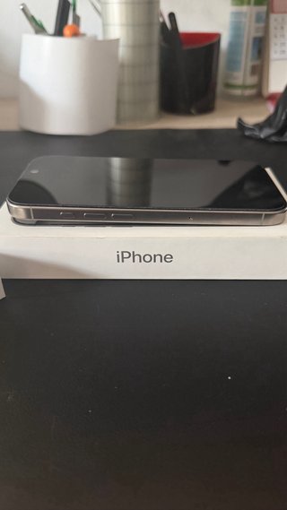 iPhone 16 Pro Natural Titanium