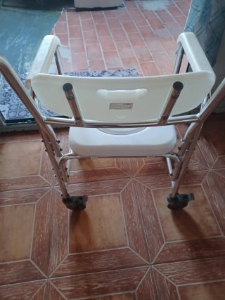 Silla de ducha/baño con ruedas