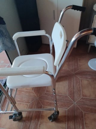 Silla de ducha/baño con ruedas