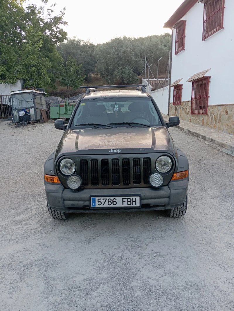 Jeep Cherokee 2006 - foto 1