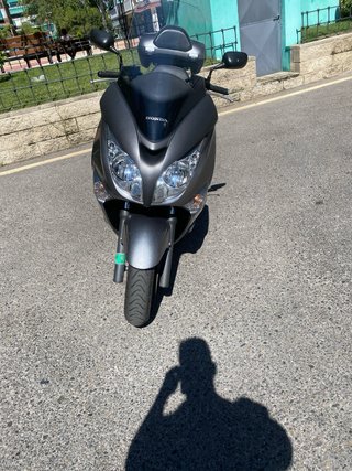 Honda Silverwing 400 Maxi Scooter Plata