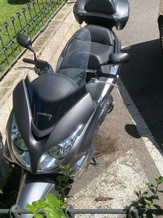 Honda Silverwing 400 Maxi Scooter Plata
