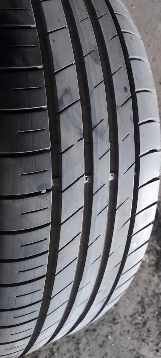 225/55 R17 101Y