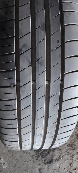 225/55 R17 101Y