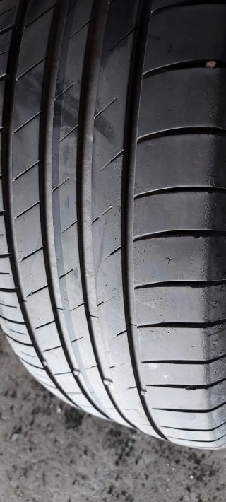 225/55 R17 101Y