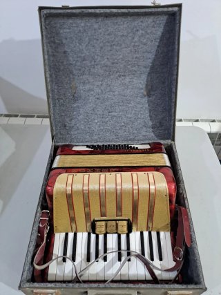 Acordeón Hohner Student IV