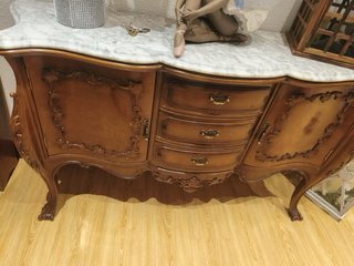 Mueble madera 3 cajones y 2 puertas mármol