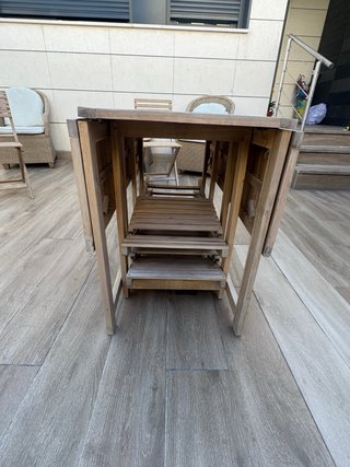 Conjunto mesa y sillas de madera