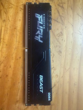 Memoria RAM Kingston Fury Beast 8gb 2400MHz cl14
