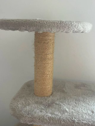 Casa para gatos de varios niveles