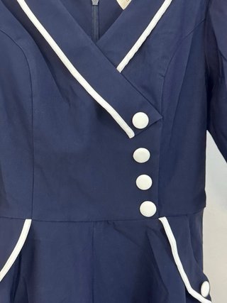 Vestido vintage azul marino con ribete blanco