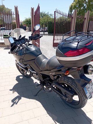 Suzuki V-Strom Adventure Negra