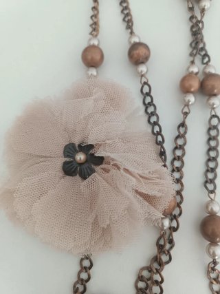 Collar Zara Vintage Flor Beige y Marrón